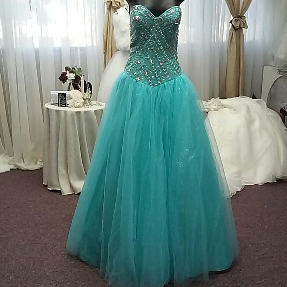 Ball gown/ quincearo gown